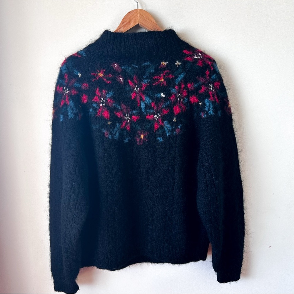 L.L. Bean Vintage 80s Floral Black Mohair Sweater XL - Picture 4 of 10